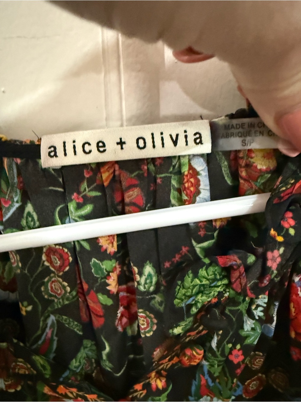 Alice + Olivia Women’s S Black Floral Paisley Ruffle Blouse Smocked Boho Top - Picture 3 of 4